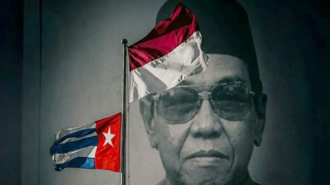 Gus Dur Biarkan Bendera Kejora Berkibar sebagai Cara dalam Memanusiakan Papua Gus Dur Biarkan Bendera Kejora Berkibar sebagai Cara dalam Memanusiakan Papua