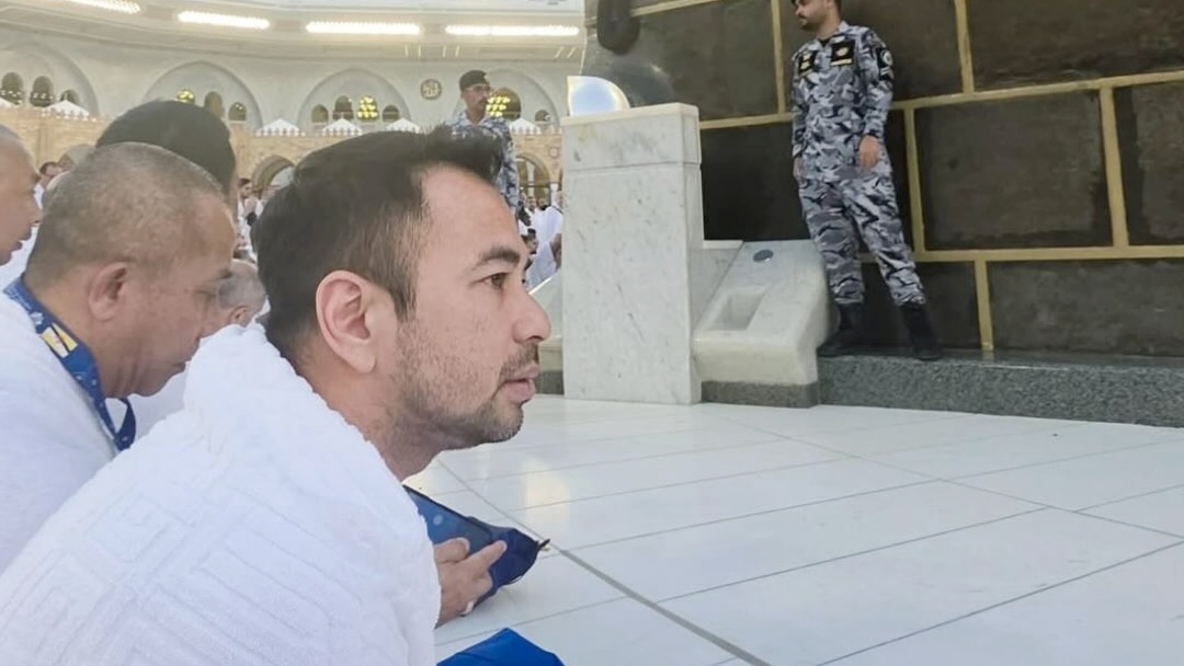7 Artis yang Sudah Naik Haji Lebih dari Sekali, Ada yang Sampai 33 Kali! 7 Artis yang Sudah Naik Haji Lebih dari Sekali, Ada yang Sampai 33 Kali!
