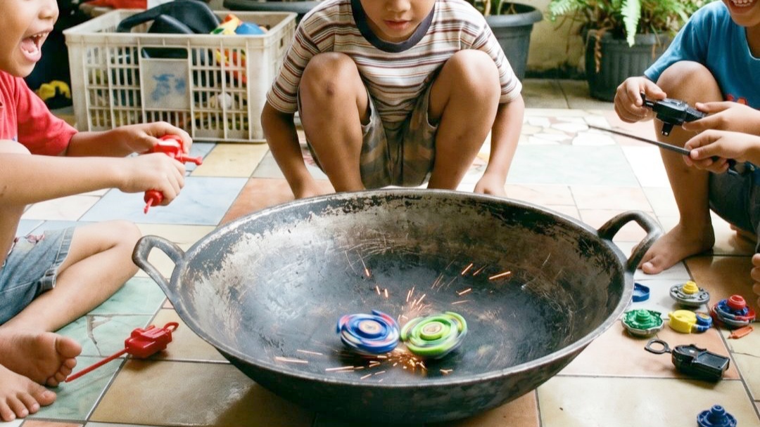 7 Mainan yang Populer pada Zaman Anak-anak Era Tahun 90an – 2000an 7 Mainan yang Populer pada Zaman Anak-anak Era Tahun 90an – 2000an