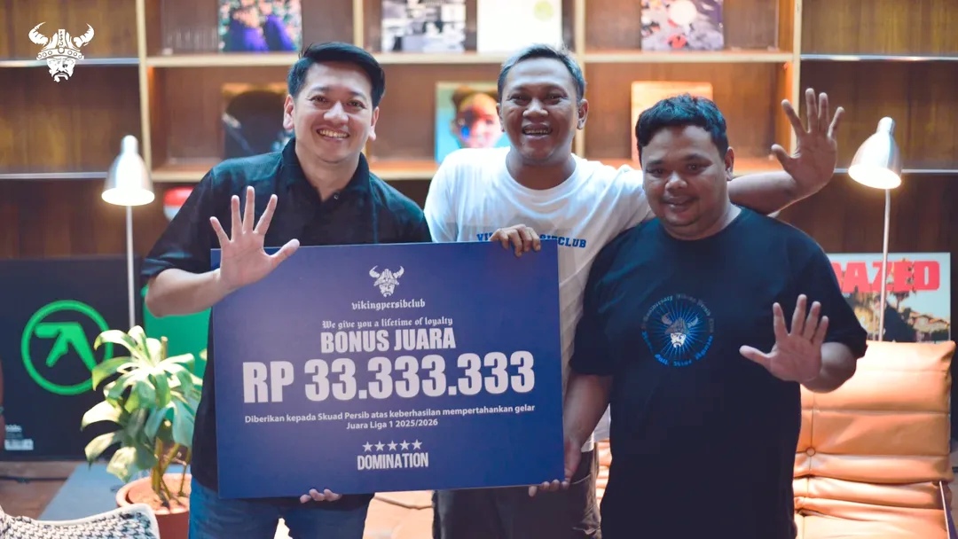 Berhasil Hattrick Juara, Viking Persib Club Berikan Bonus Juara Rp33,3 Juta kepada Persib Bandung Berhasil Hattrick Juara, Viking Persib Club Berikan Bonus Juara Rp33,3 Juta kepada Persib Bandung