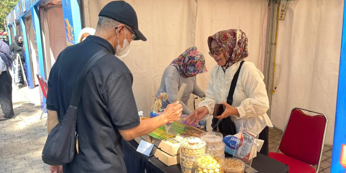 Bazar Murah Utama Bandung Hadir di 30 Kecamatan, Beras dan Minyak Paling Diminati Bazar Murah Utama Bandung Hadir di 30 Kecamatan, Beras dan Minyak Paling Diminati