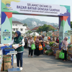 Bazar Bayar dengan Sampah, Solusi Kreatif Bandung Hadapi Sampah Anorganik