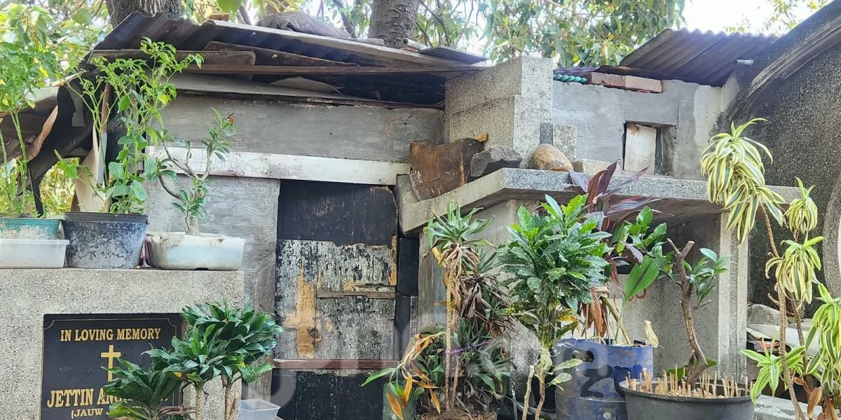 Dedi Mulyadi Tanggapi Isu Tinggal di Komplek Kuburan Bandung, Dadang Disiapkan Kontrakan Dedi Mulyadi Tanggapi Isu Tinggal di Komplek Kuburan Bandung, Dadang Disiapkan Kontrakan