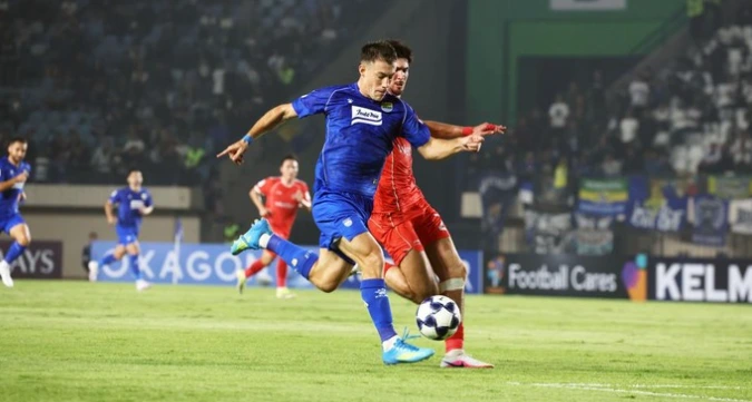 Persib Bandung Taklukkan The Cong-Viettel 1-0, Penalti Mariano Peralta Jadi Penentu